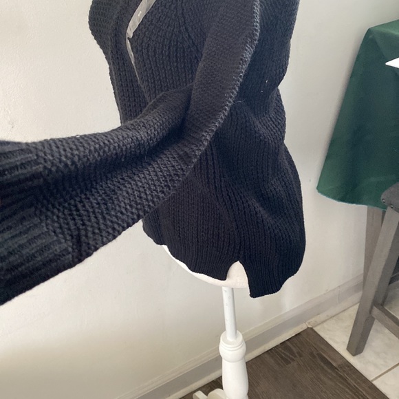 Black sweater - Picture 5 of 5